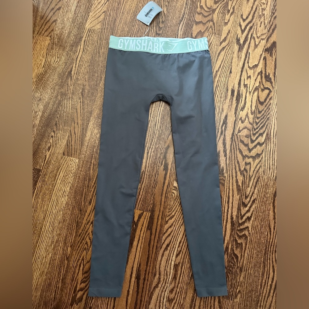 Gymshark Fit Leggings Charcoal/pistachio‎ ice cream leggings size M NWT